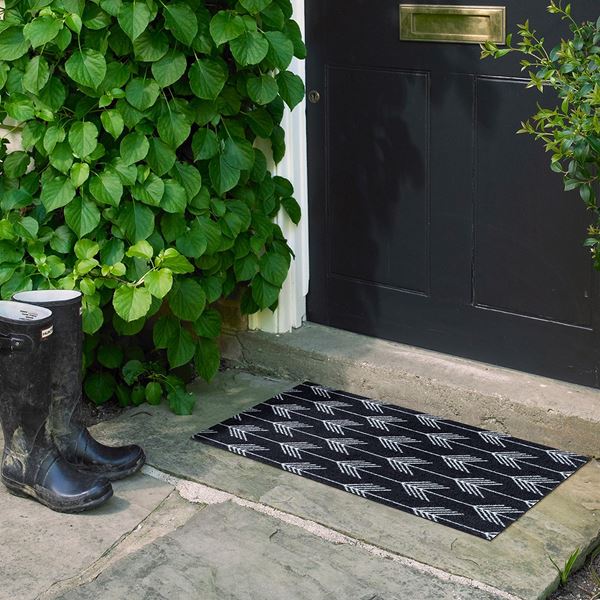 Trendy Brush Doormat - Black